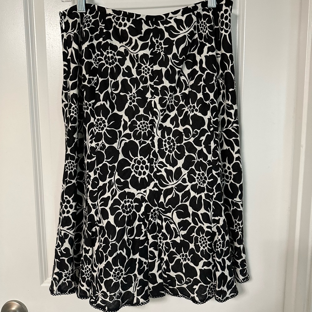 Black and white linen mid length skirt